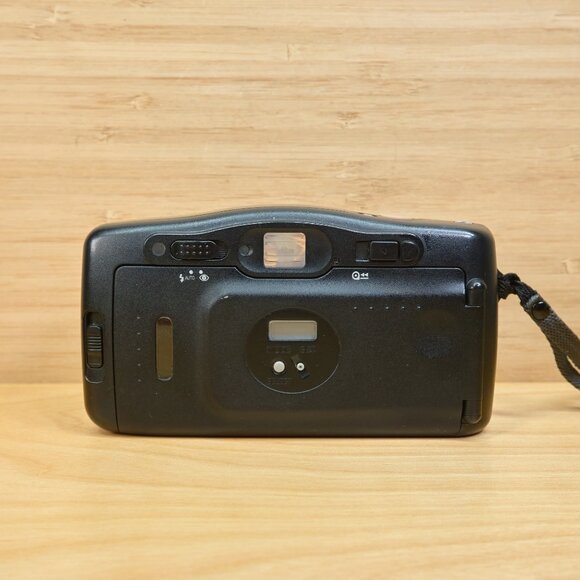 Vintage Fujifilm DL-95 Super, Point and Shoot Film Camera - Picture 5 of 8